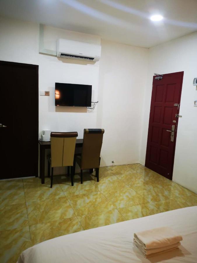 Comfort Inn Sibu Bagian luar foto