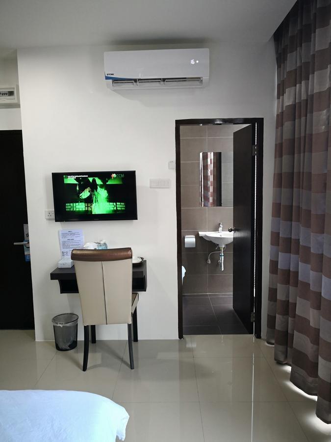 Comfort Inn Sibu Bagian luar foto