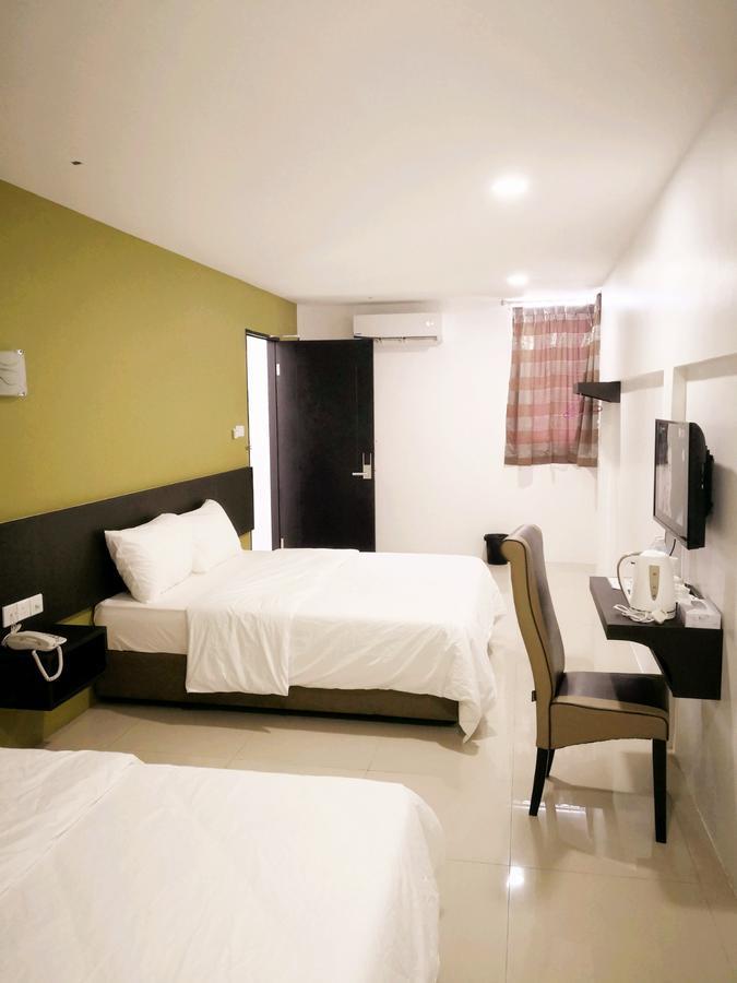 Comfort Inn Sibu Bagian luar foto