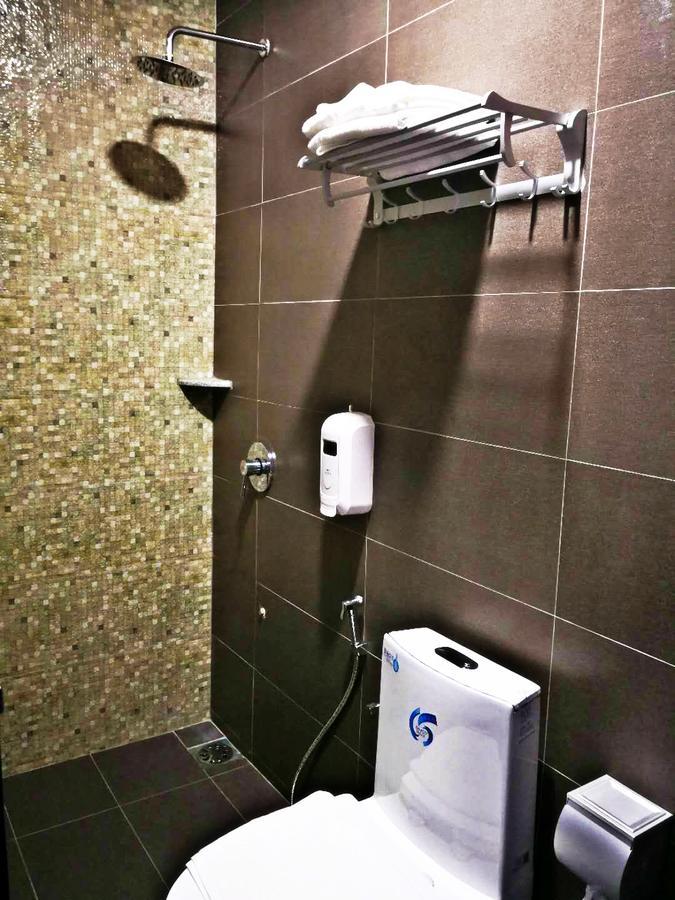 Comfort Inn Sibu Bagian luar foto