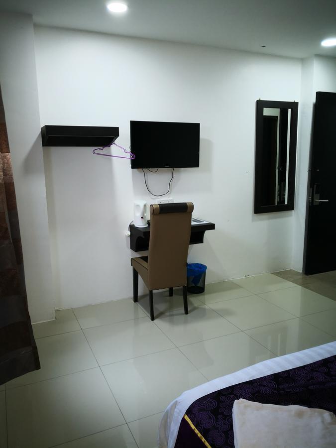 Comfort Inn Sibu Bagian luar foto