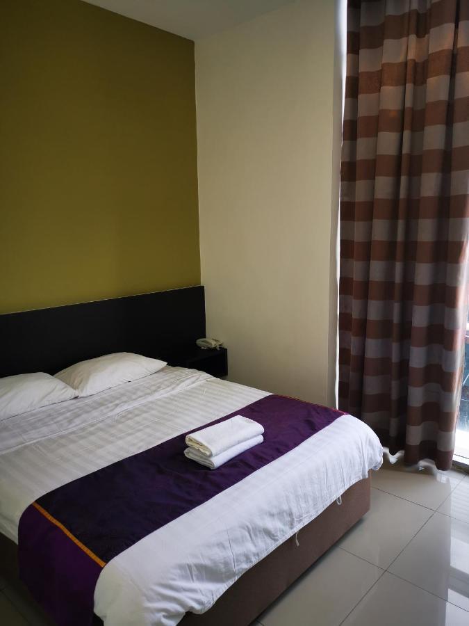 Comfort Inn Sibu Bagian luar foto